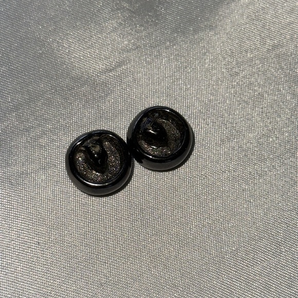 Vintage Kaleidoscope Rhinestone Bezel Stud Earrings Gunmetal Graphite Gray - Picture 8 of 9